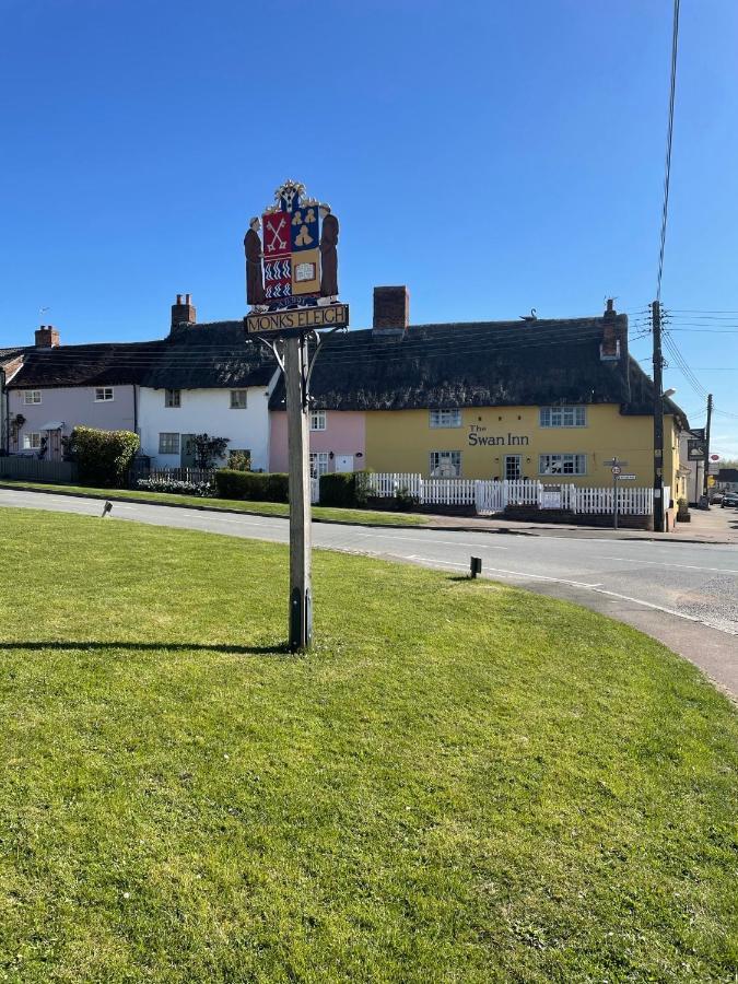 The Swan Inn Monks Eleigh 외부 사진